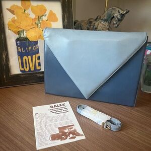 Unique rare EUC Bally vintage two-tone blue envelope handbag Italian leather